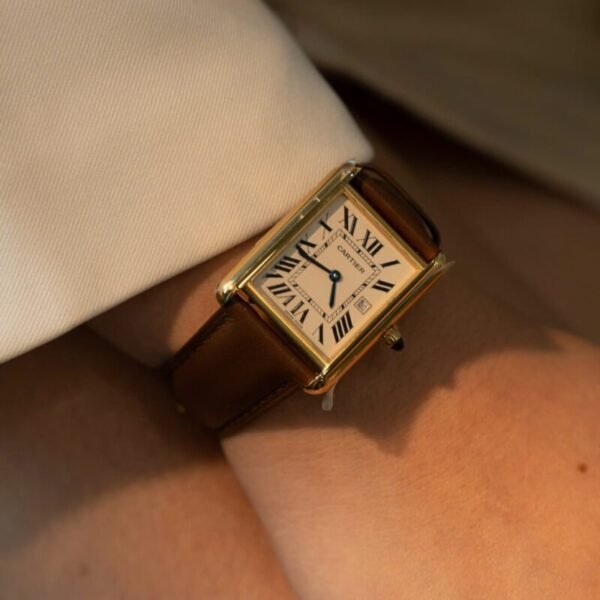 Cartier Tank Louis W1529756 Yellow Gold Leather Replica AF 33.7mm x 25.5mm - Image 3