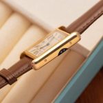 Cartier Tank Louis W1529756 Yellow Gold Leather Replica AF 33.7mm x 25.5mm - Image 4