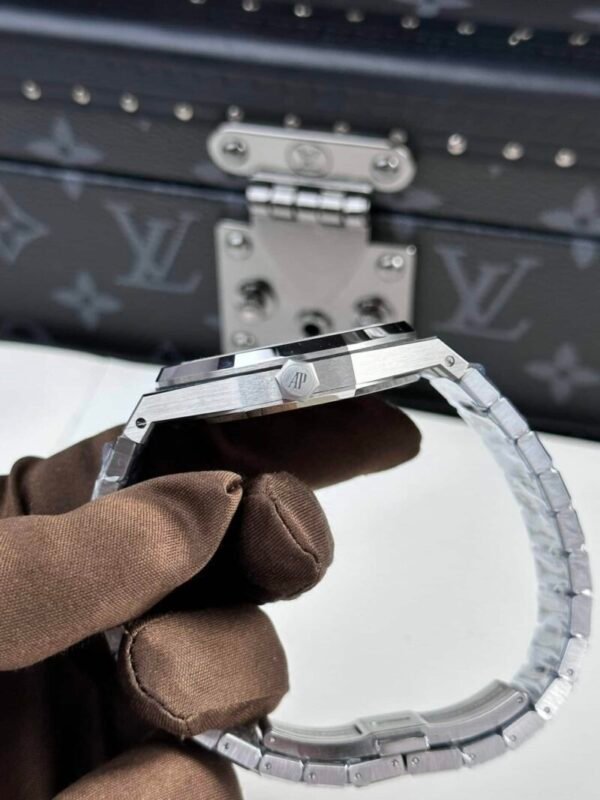 Audemars Piguet Royal Oak 15400ST White Dial Steel Best Replica APS Factory 41mm - Image 6