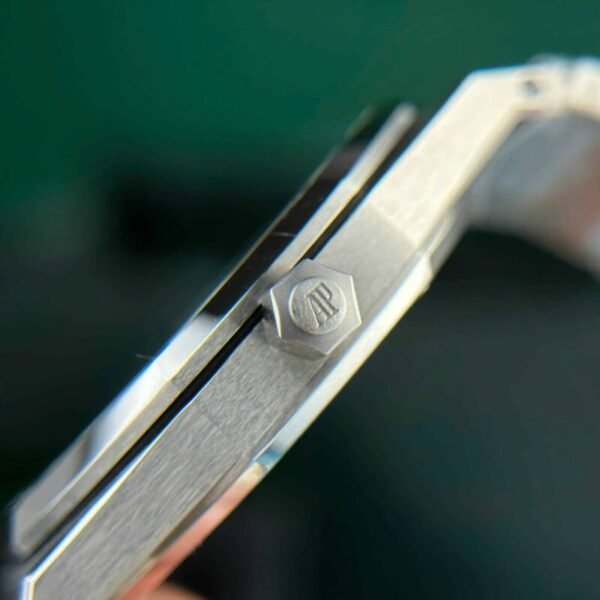 Audemars Piguet Royal Oak 16202PT Smoked Green Dial Best Replica ZF 39mm - Image 7