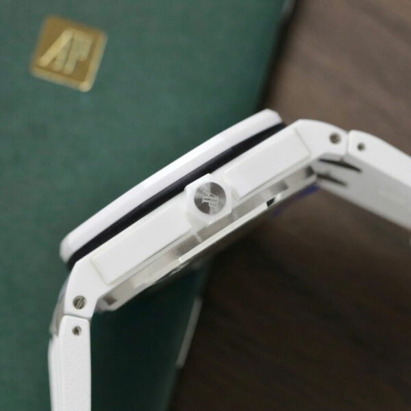 Audemars Piguet Royal Oak Offshore Diver 15707CB White Dial White Ceramic Rubber Best Replica APSF 42mm - Image 8
