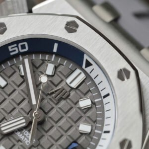 Audemars Piguet Royal Oak Offshore Diver 15720ST Grey Dial Rubber Replica IPF 42mm - Image 4