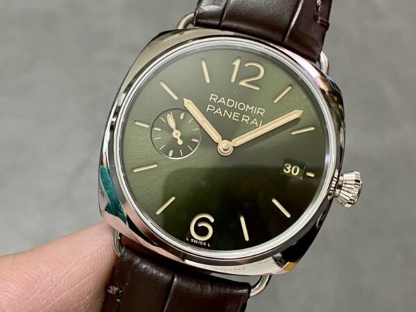 Panerai Radiomir Quaranta PAM1386 Green Dial Leather Strap 1:1 Best Replica VSF 40mm - Image 3