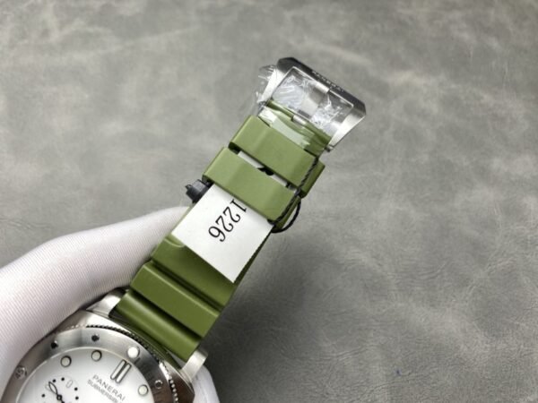 Panerai Submersible Quarantaquattro Bianco PAM1226 White Dial Green Rubber Strap 1:1 Best Replica VSF 44mm - Image 8