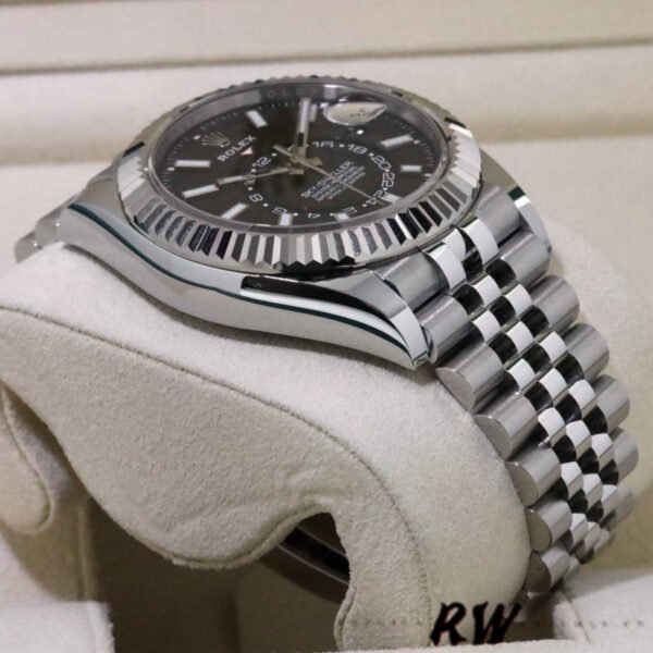 Rolex Sky-Dweller 326934 Fluted Bezel Black Dial 42MM Mens Replica Watch - Image 4